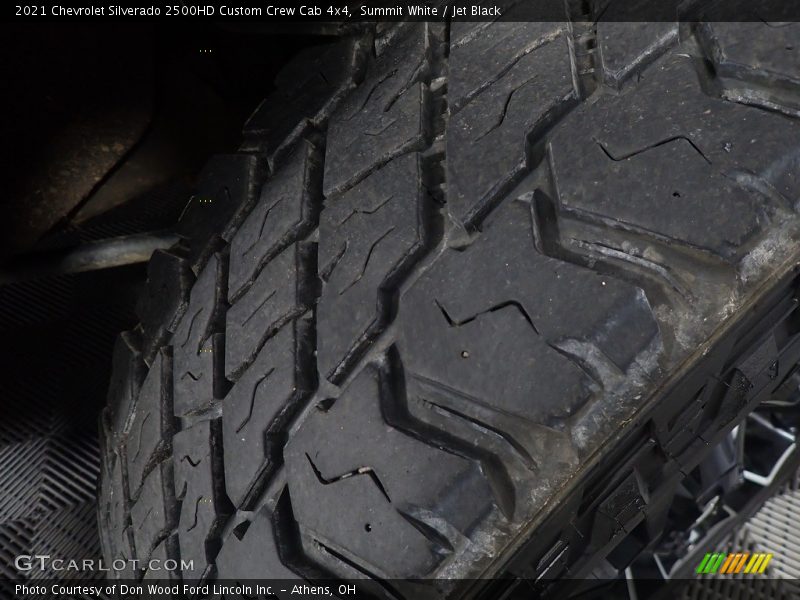 Summit White / Jet Black 2021 Chevrolet Silverado 2500HD Custom Crew Cab 4x4