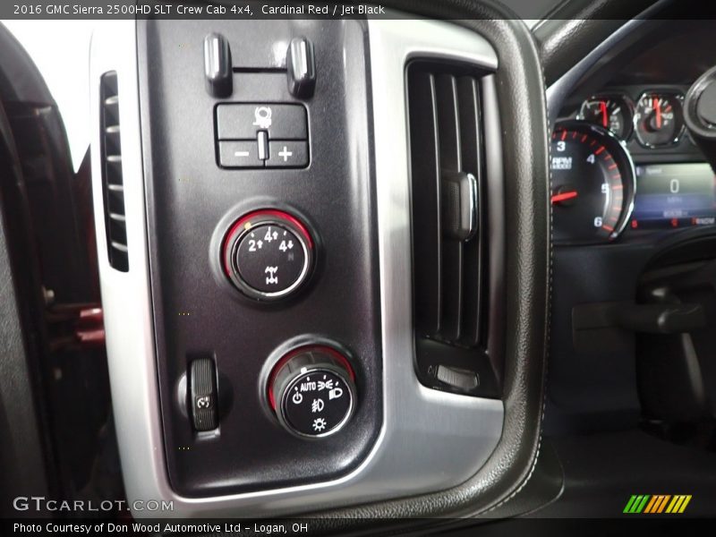 Controls of 2016 Sierra 2500HD SLT Crew Cab 4x4