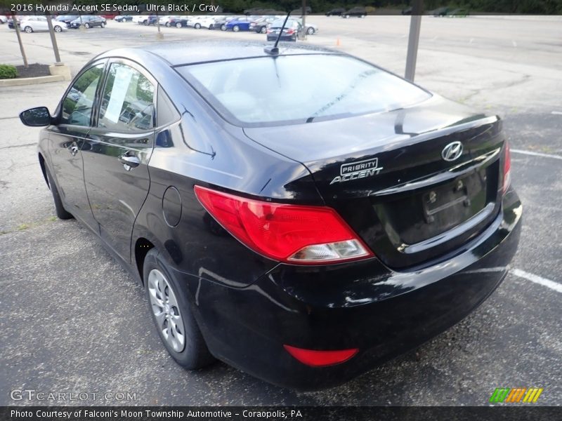 Ultra Black / Gray 2016 Hyundai Accent SE Sedan