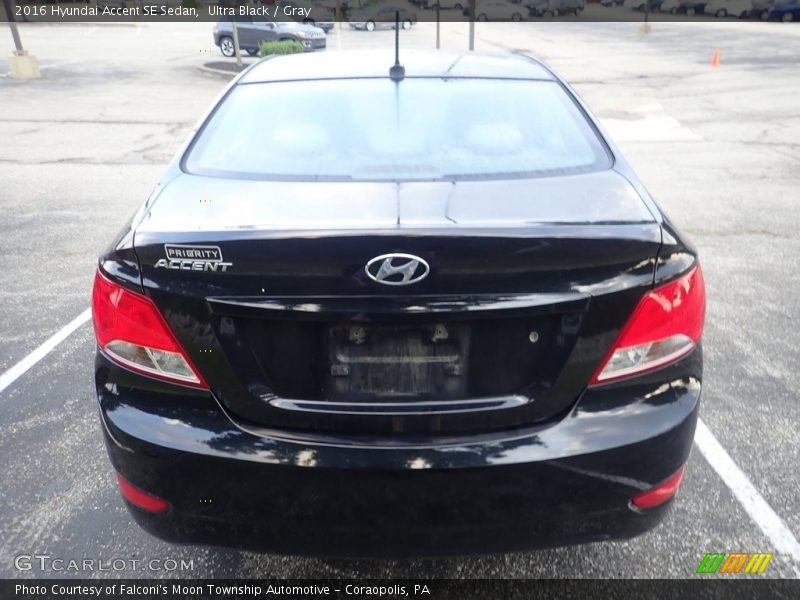 Ultra Black / Gray 2016 Hyundai Accent SE Sedan
