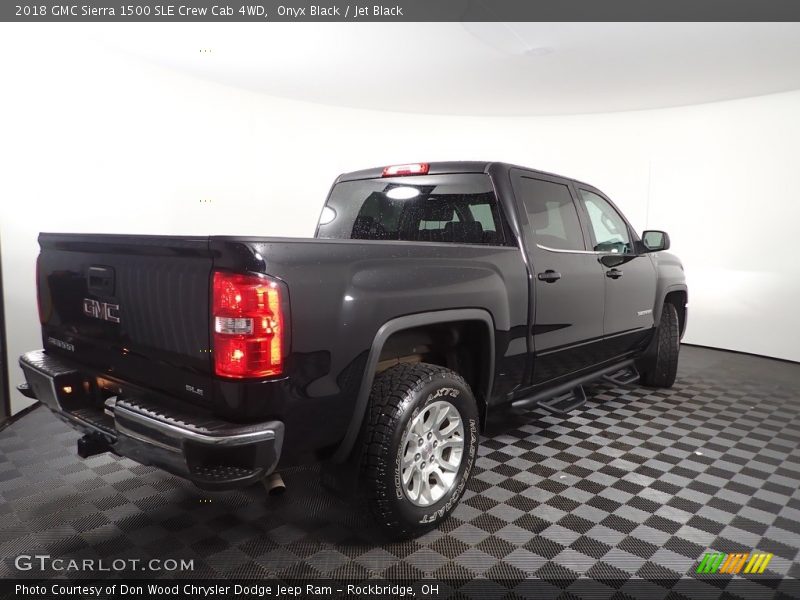 Onyx Black / Jet Black 2018 GMC Sierra 1500 SLE Crew Cab 4WD