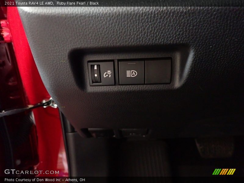 Ruby Flare Pearl / Black 2021 Toyota RAV4 LE AWD