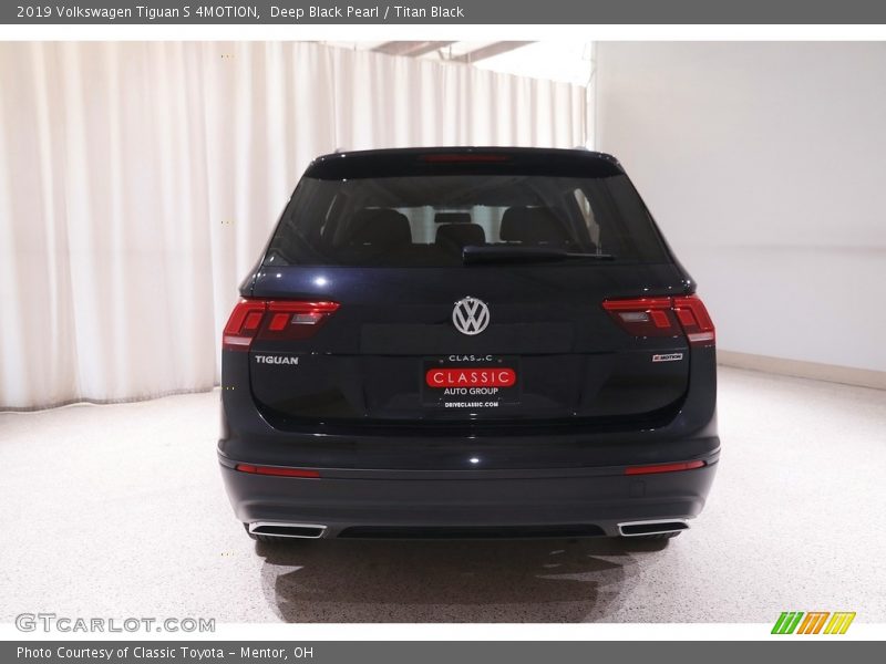 Deep Black Pearl / Titan Black 2019 Volkswagen Tiguan S 4MOTION