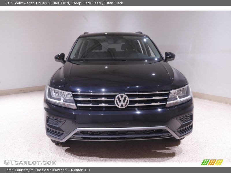 Deep Black Pearl / Titan Black 2019 Volkswagen Tiguan SE 4MOTION