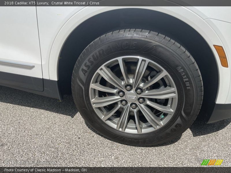Crystal White Tricoat / Cirrus 2018 Cadillac XT5 Luxury
