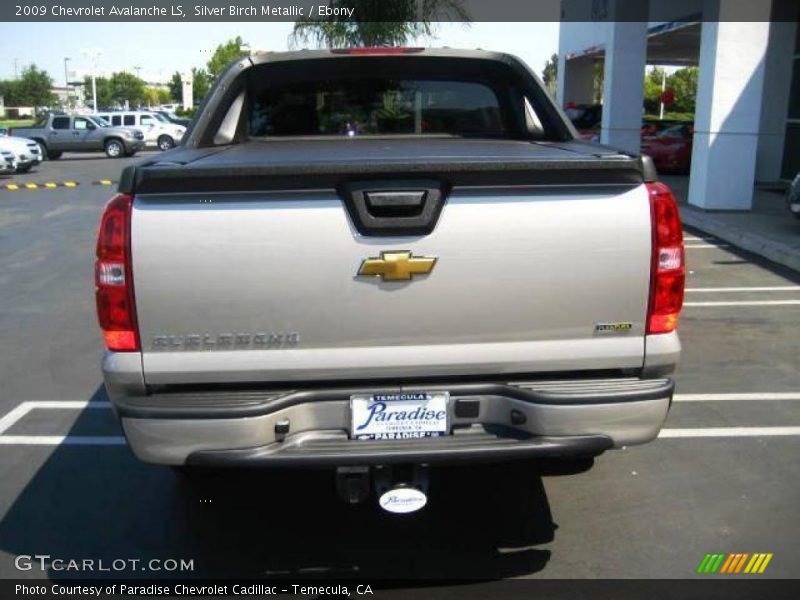Silver Birch Metallic / Ebony 2009 Chevrolet Avalanche LS