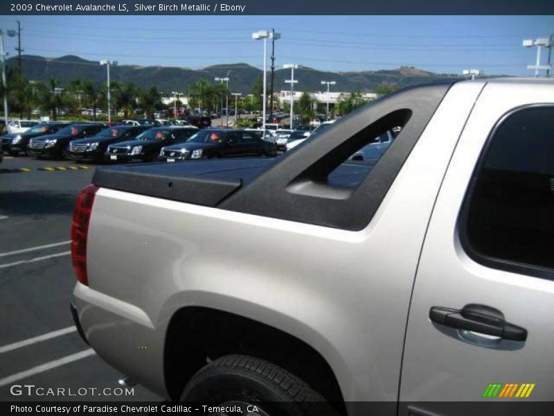 Silver Birch Metallic / Ebony 2009 Chevrolet Avalanche LS