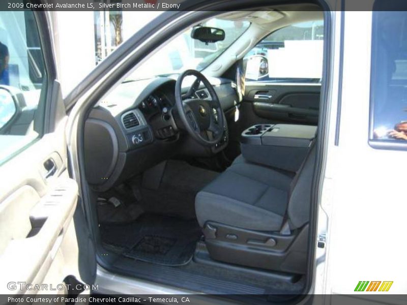 Silver Birch Metallic / Ebony 2009 Chevrolet Avalanche LS