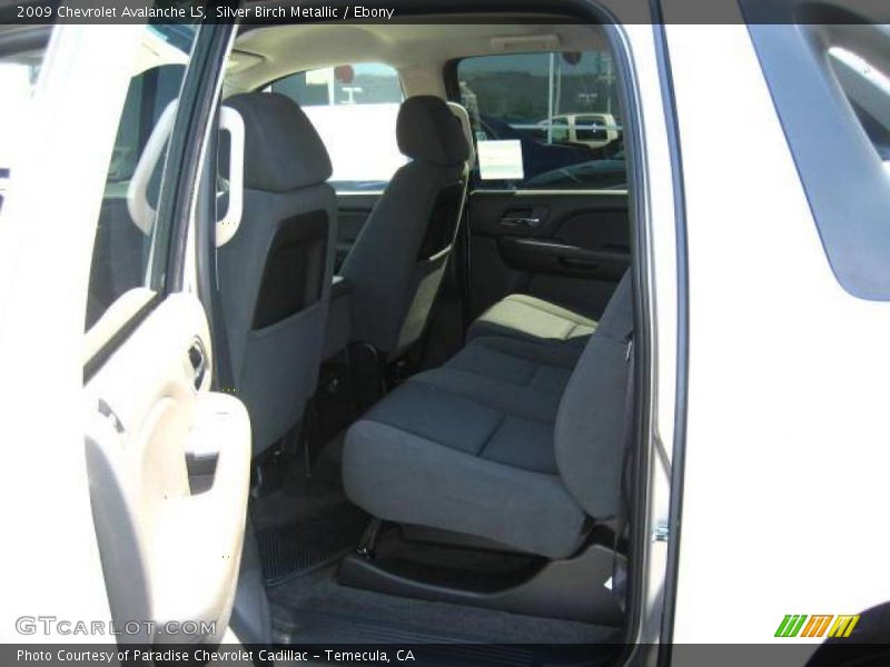 Silver Birch Metallic / Ebony 2009 Chevrolet Avalanche LS