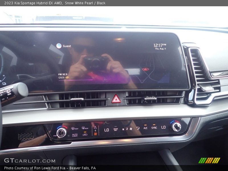 Controls of 2023 Sportage Hybrid EX AWD