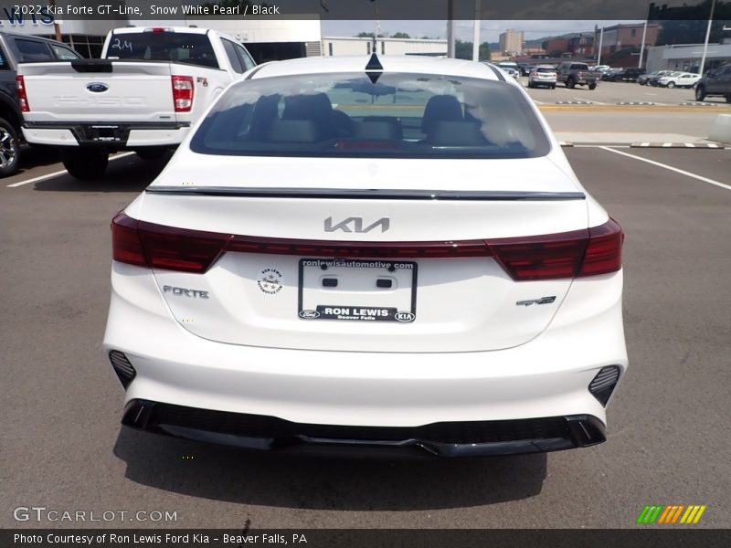 Snow White Pearl / Black 2022 Kia Forte GT-Line
