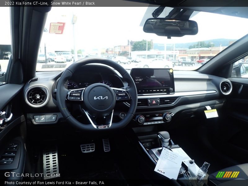 Snow White Pearl / Black 2022 Kia Forte GT-Line