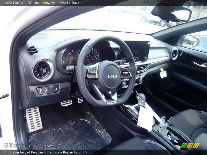 Snow White Pearl / Black 2022 Kia Forte GT-Line