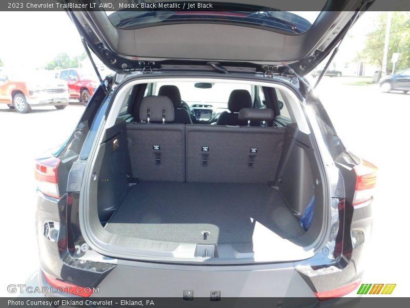  2023 TrailBlazer LT AWD Trunk