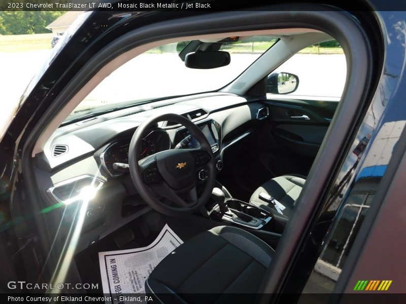 Mosaic Black Metallic / Jet Black 2023 Chevrolet TrailBlazer LT AWD