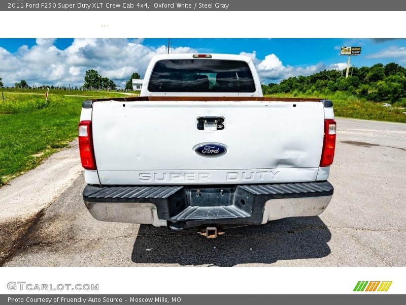Oxford White / Steel Gray 2011 Ford F250 Super Duty XLT Crew Cab 4x4