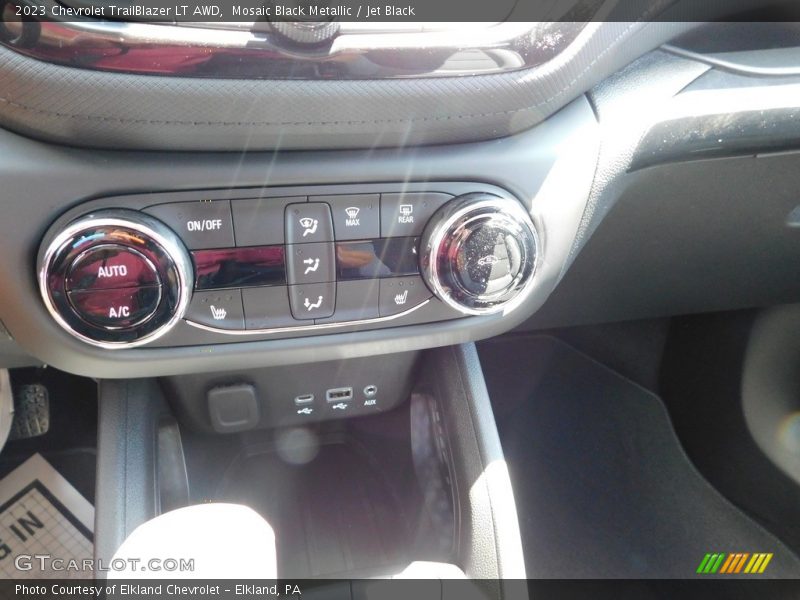 Mosaic Black Metallic / Jet Black 2023 Chevrolet TrailBlazer LT AWD