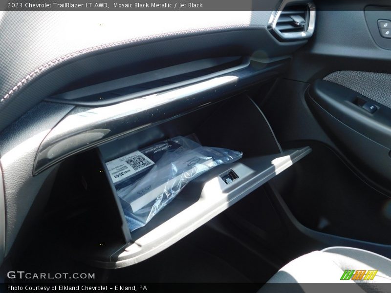 Mosaic Black Metallic / Jet Black 2023 Chevrolet TrailBlazer LT AWD