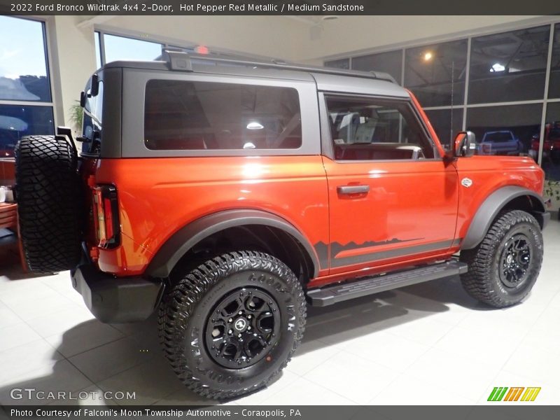 Hot Pepper Red Metallic / Medium Sandstone 2022 Ford Bronco Wildtrak 4x4 2-Door