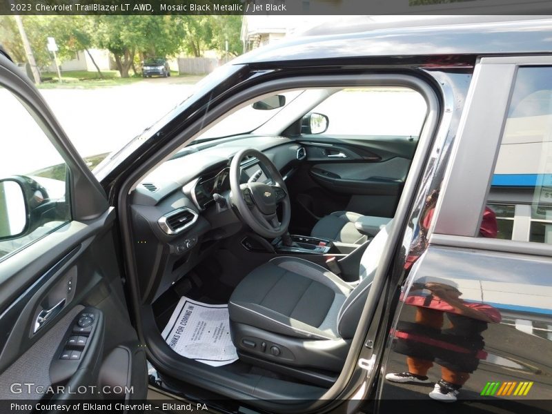 Mosaic Black Metallic / Jet Black 2023 Chevrolet TrailBlazer LT AWD