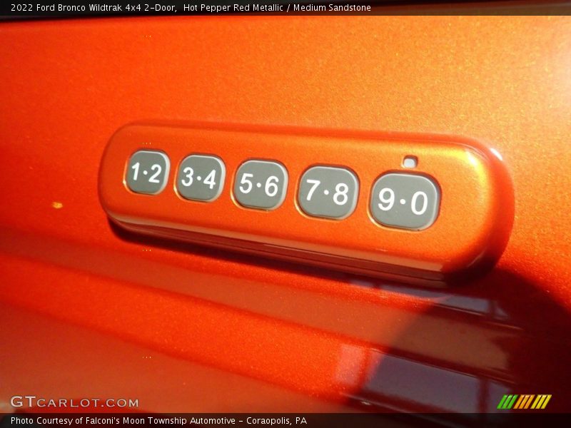 Hot Pepper Red Metallic / Medium Sandstone 2022 Ford Bronco Wildtrak 4x4 2-Door
