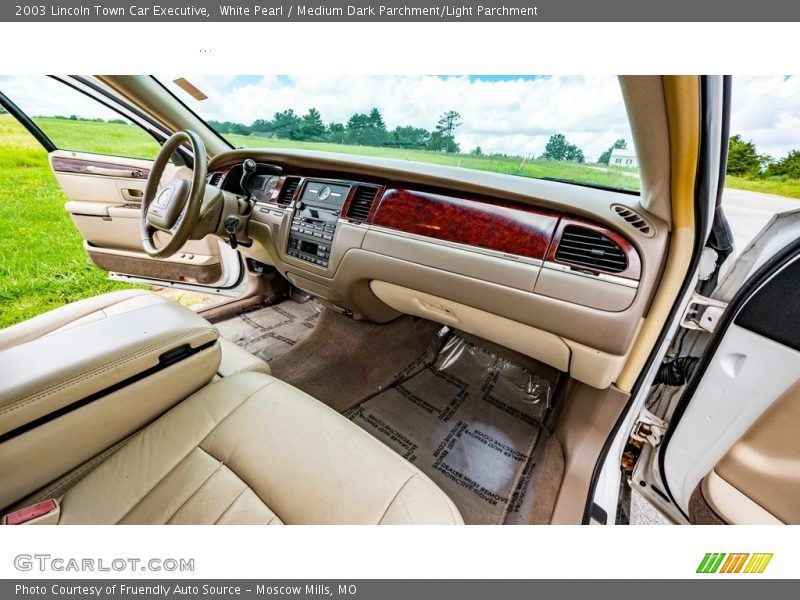 White Pearl / Medium Dark Parchment/Light Parchment 2003 Lincoln Town Car Executive