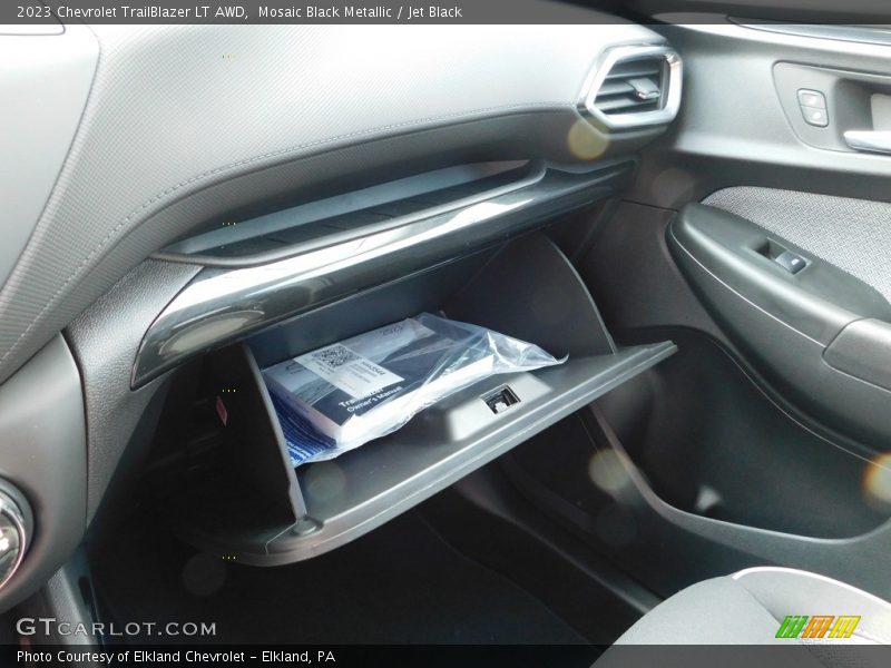 Mosaic Black Metallic / Jet Black 2023 Chevrolet TrailBlazer LT AWD