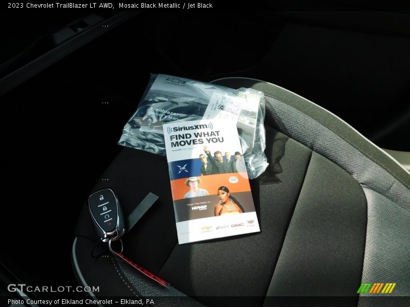Mosaic Black Metallic / Jet Black 2023 Chevrolet TrailBlazer LT AWD