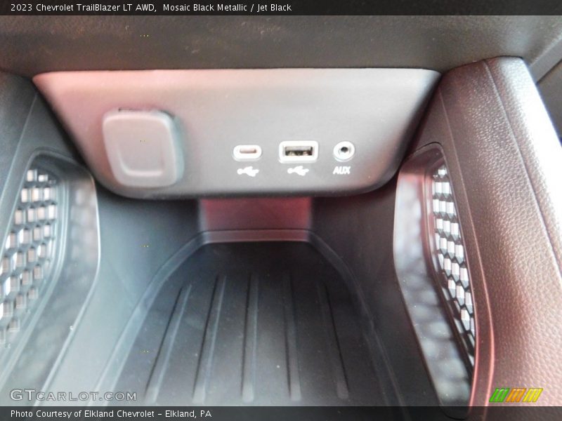 Mosaic Black Metallic / Jet Black 2023 Chevrolet TrailBlazer LT AWD