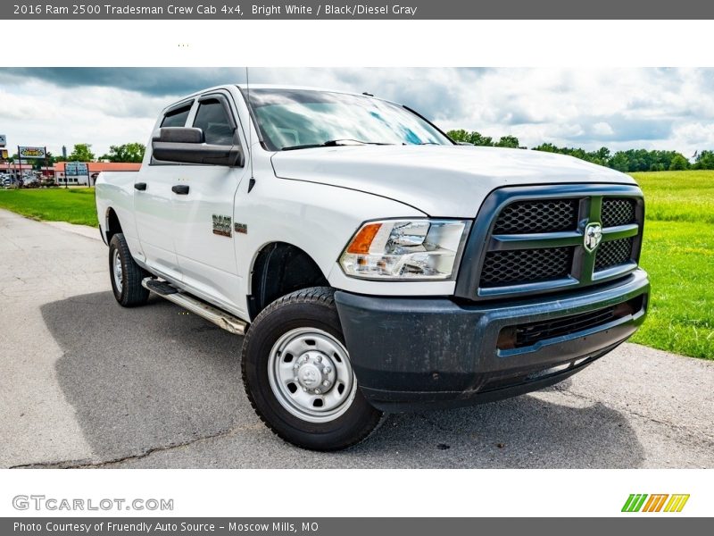 Front 3/4 View of 2016 2500 Tradesman Crew Cab 4x4