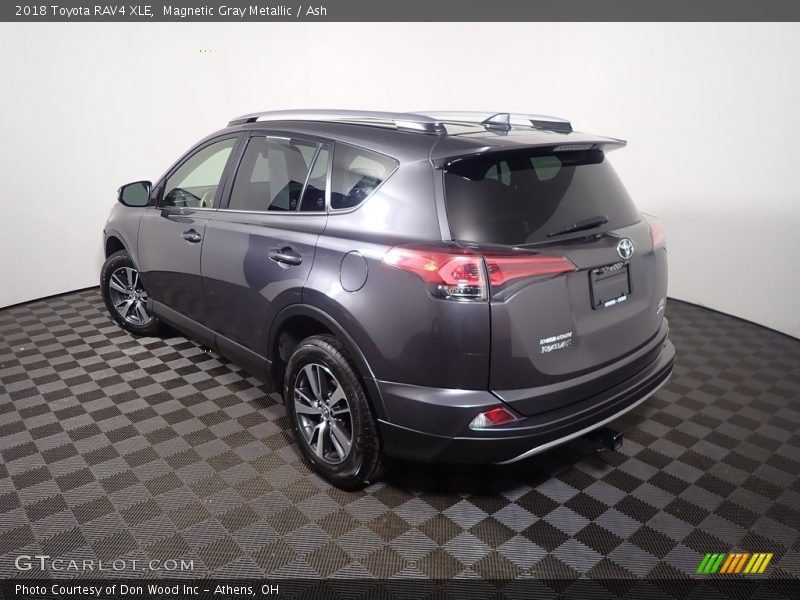 Magnetic Gray Metallic / Ash 2018 Toyota RAV4 XLE