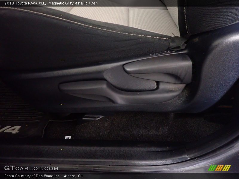 Magnetic Gray Metallic / Ash 2018 Toyota RAV4 XLE
