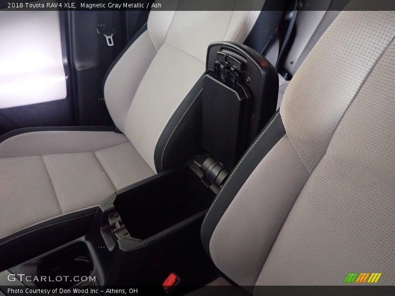 Magnetic Gray Metallic / Ash 2018 Toyota RAV4 XLE
