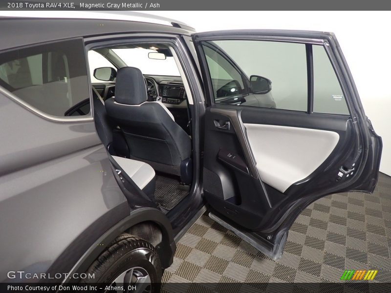 Magnetic Gray Metallic / Ash 2018 Toyota RAV4 XLE
