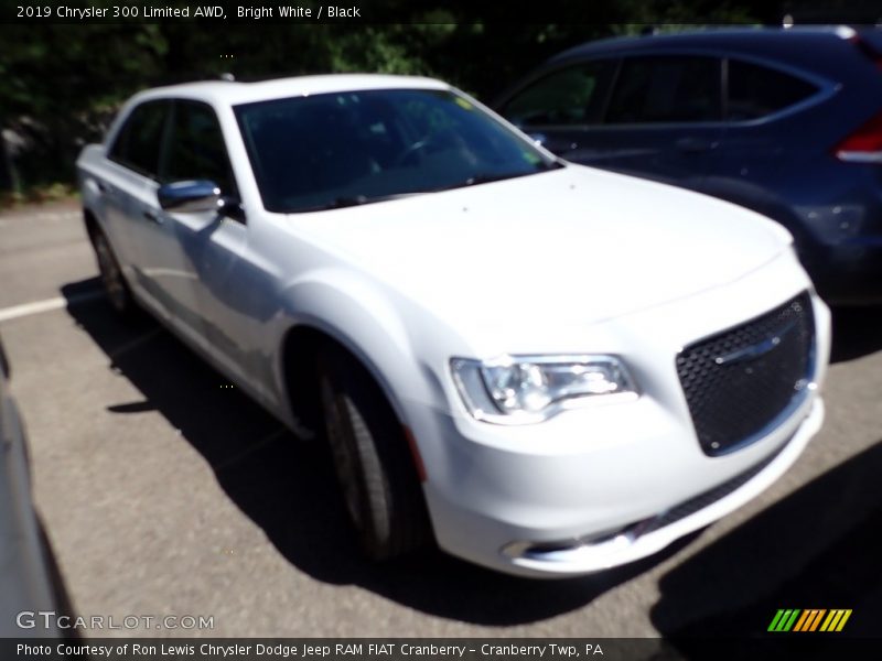 Bright White / Black 2019 Chrysler 300 Limited AWD