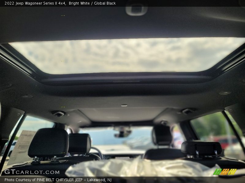 Bright White / Global Black 2022 Jeep Wagoneer Series II 4x4