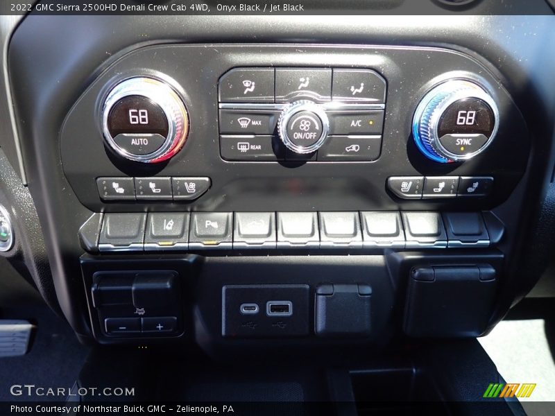 Onyx Black / Jet Black 2022 GMC Sierra 2500HD Denali Crew Cab 4WD