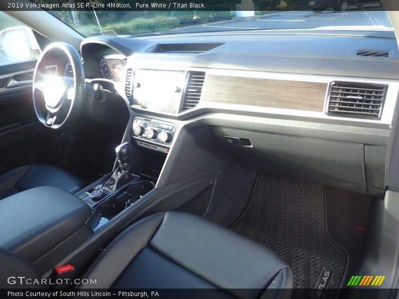 Pure White / Titan Black 2019 Volkswagen Atlas SE R-Line 4Motion