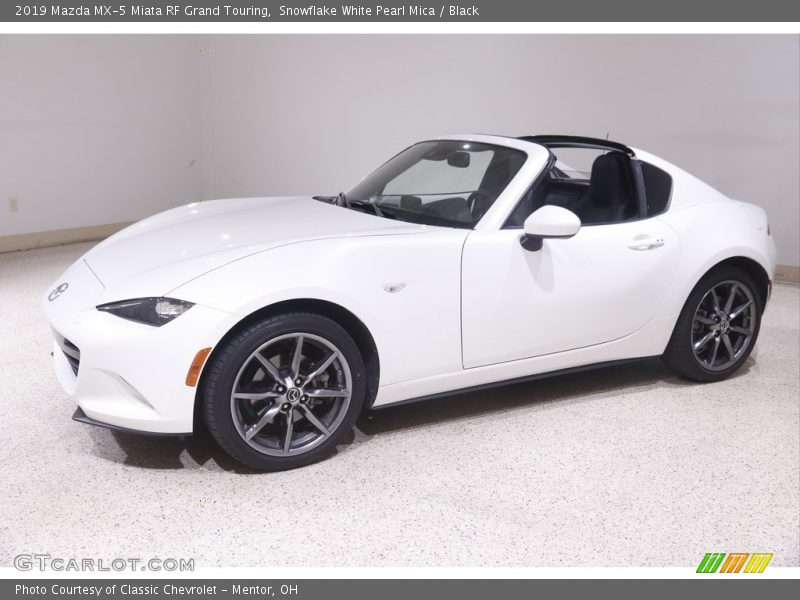 Front 3/4 View of 2019 MX-5 Miata RF Grand Touring