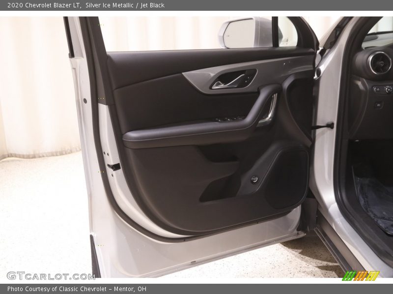 Silver Ice Metallic / Jet Black 2020 Chevrolet Blazer LT