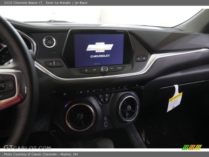 Silver Ice Metallic / Jet Black 2020 Chevrolet Blazer LT