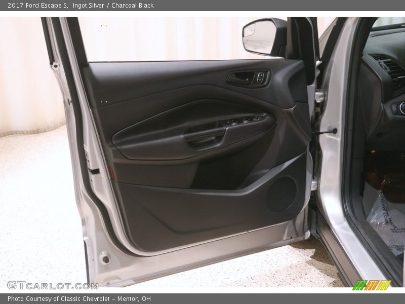 Ingot Silver / Charcoal Black 2017 Ford Escape S