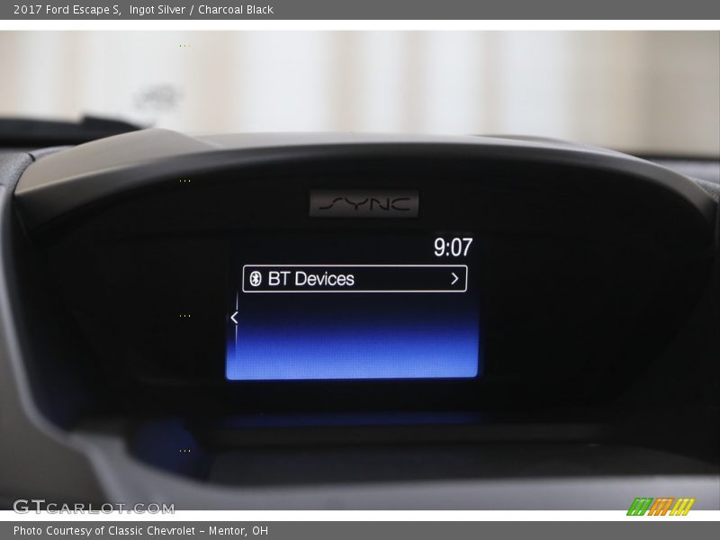 Ingot Silver / Charcoal Black 2017 Ford Escape S
