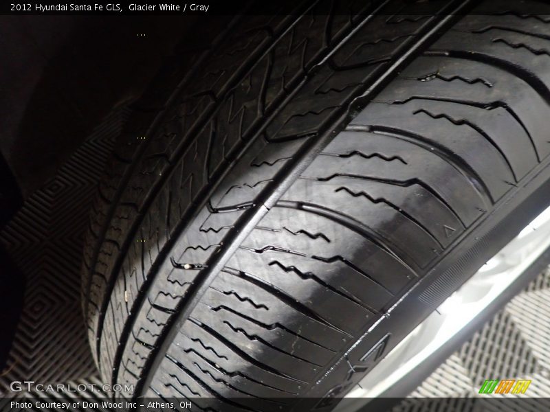 Glacier White / Gray 2012 Hyundai Santa Fe GLS