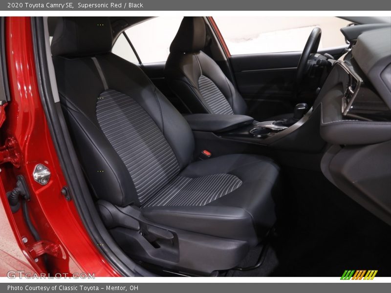 Supersonic Red / Black 2020 Toyota Camry SE