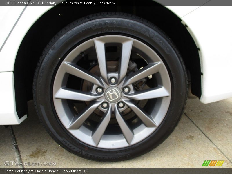 Platinum White Pearl / Black/Ivory 2019 Honda Civic EX-L Sedan