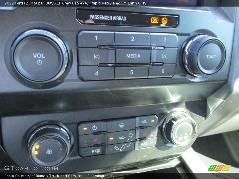 Rapid Red / Medium Earth Gray 2022 Ford F250 Super Duty XLT Crew Cab 4x4