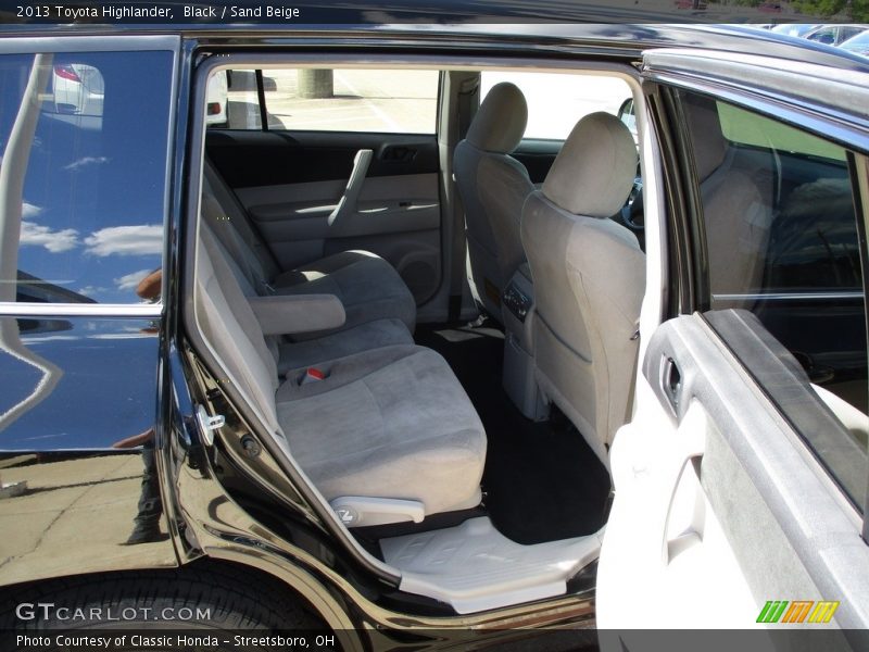 Black / Sand Beige 2013 Toyota Highlander