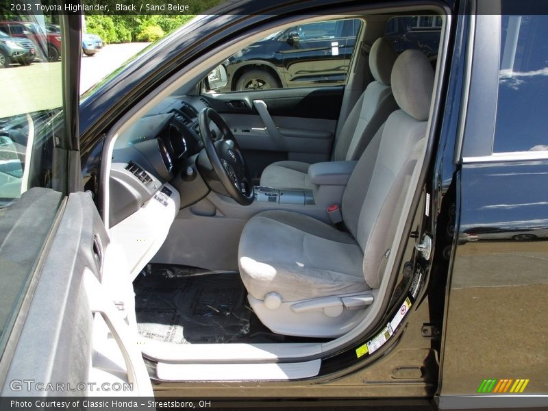 Black / Sand Beige 2013 Toyota Highlander