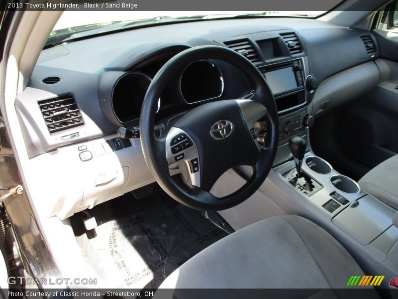 Black / Sand Beige 2013 Toyota Highlander